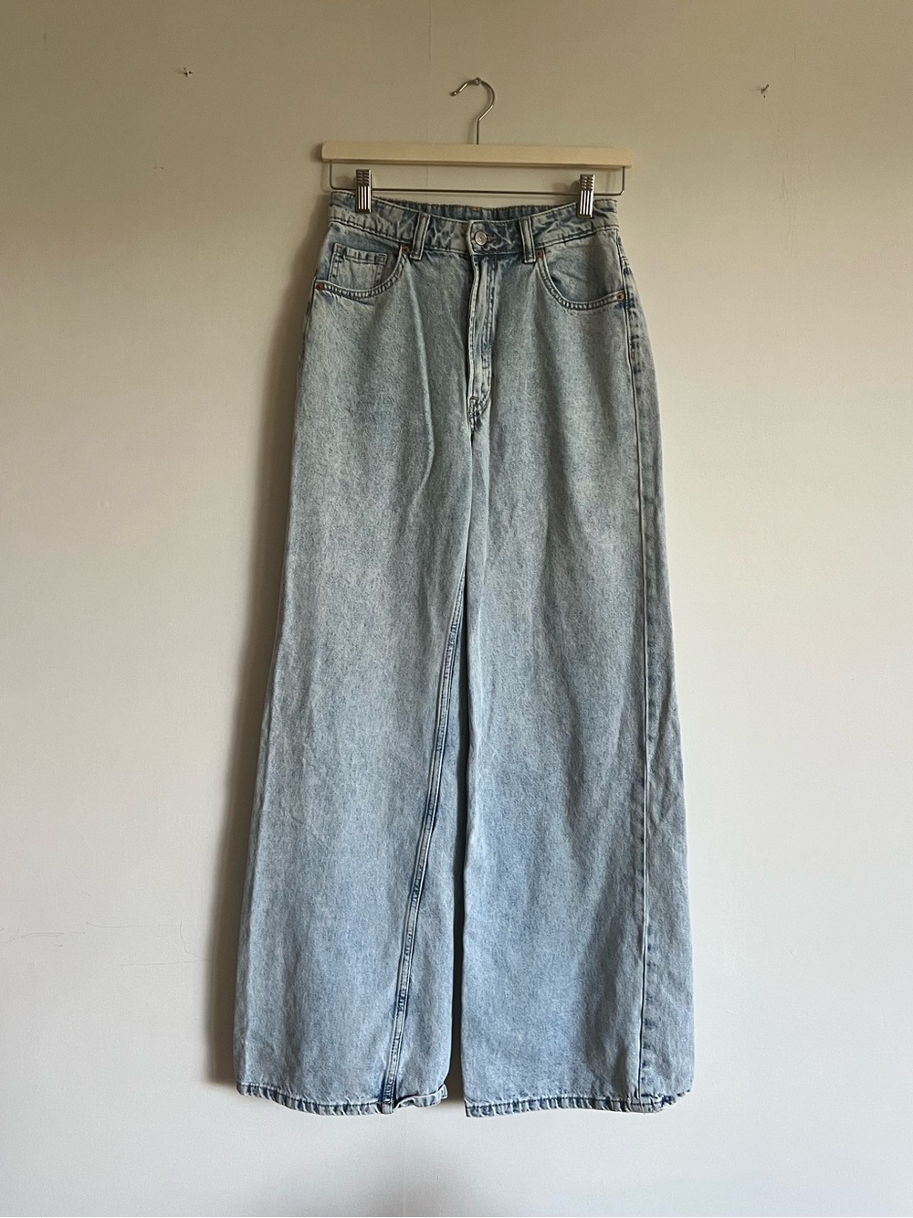 H&M Divided High Rise Wide Leg Jeans Light Wash 6